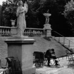 Au jardin du Luxembourg - La Statue regarde de haut
